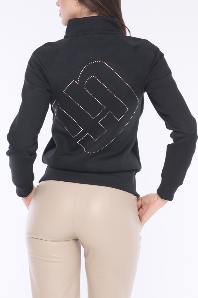 detail 254-761 mikina