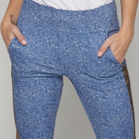 detail 421-686A kalhoty