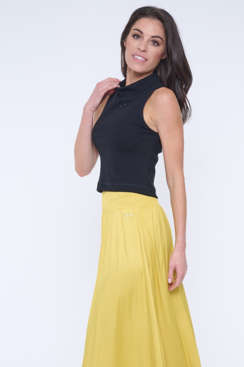 detail 252-727B crop top žebrový