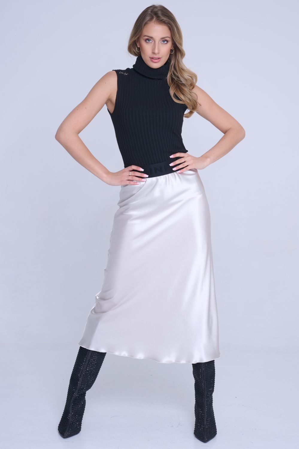 143-646 saténová sukně