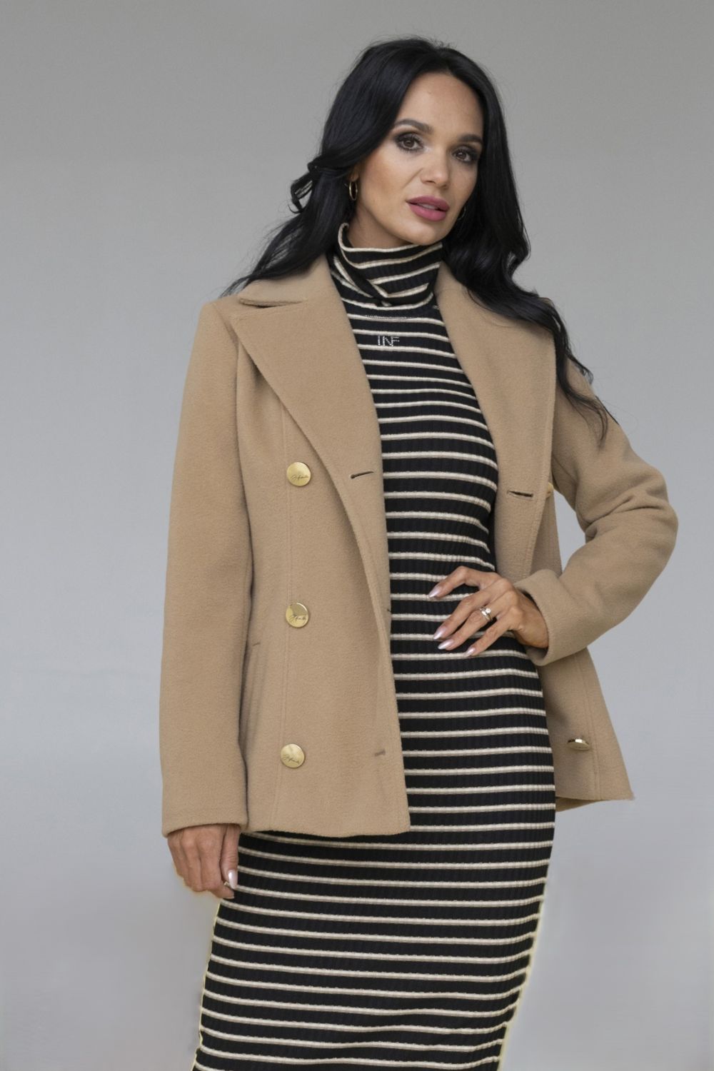 653-278 krátký dvouřadý kabátek