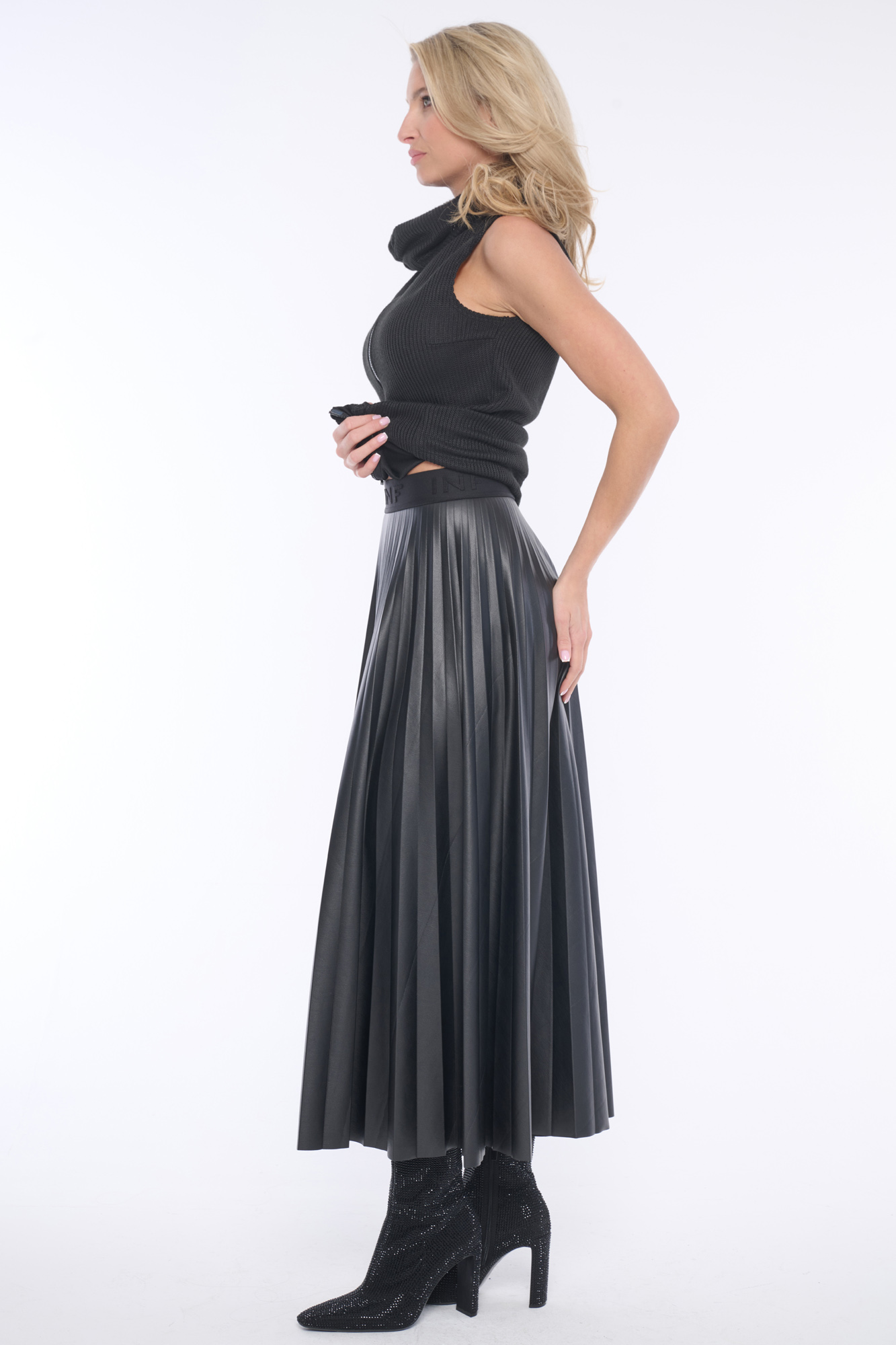 detail 154-665 sukně koženka plisé