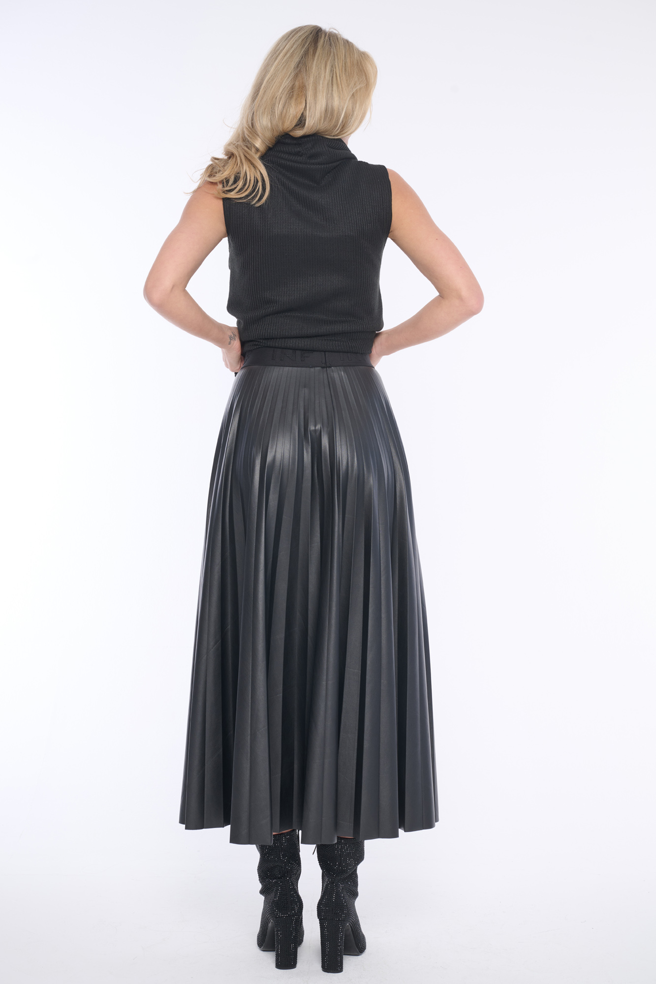 detail 154-665 sukně koženka plisé