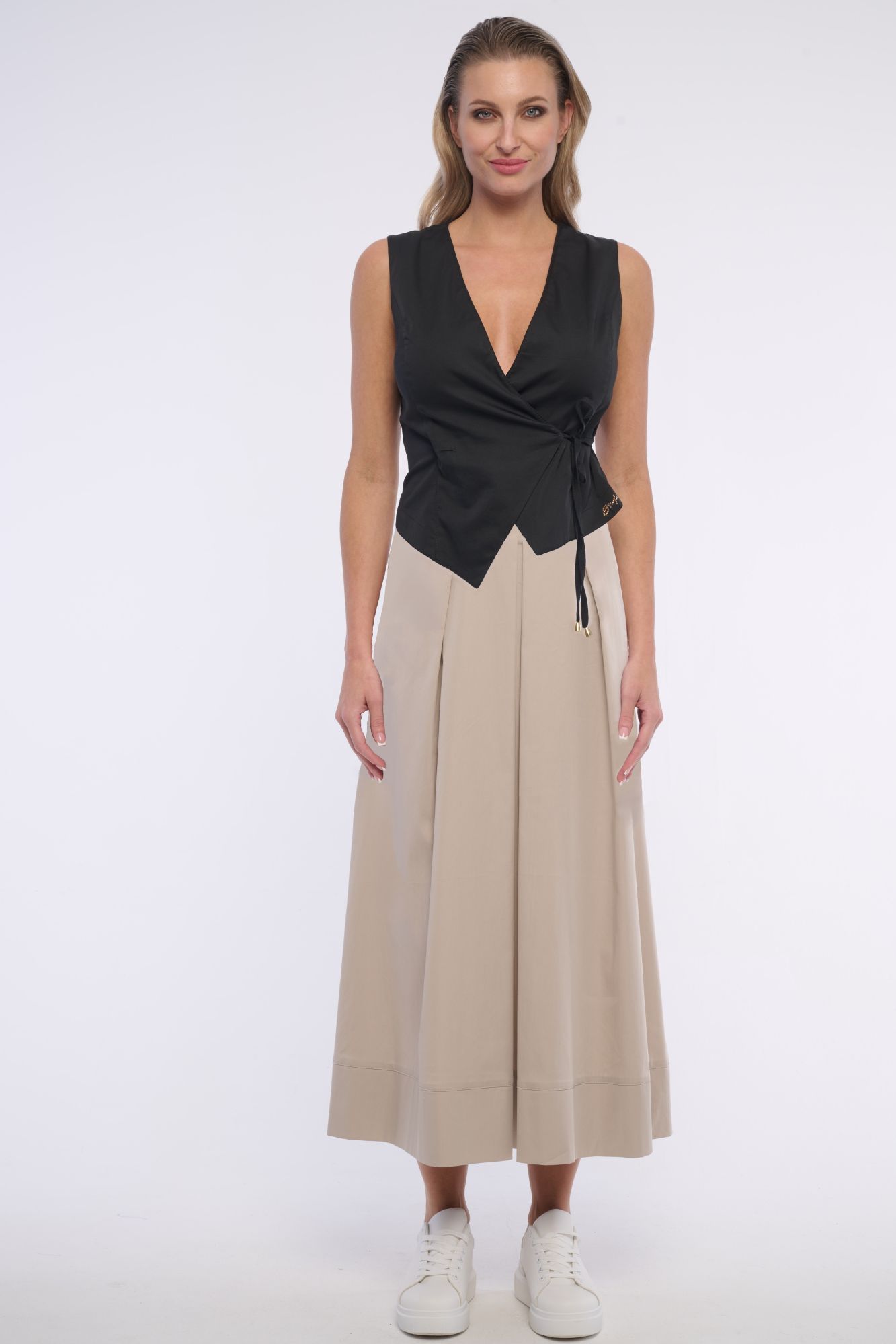 detail 162-676 sukně sklady