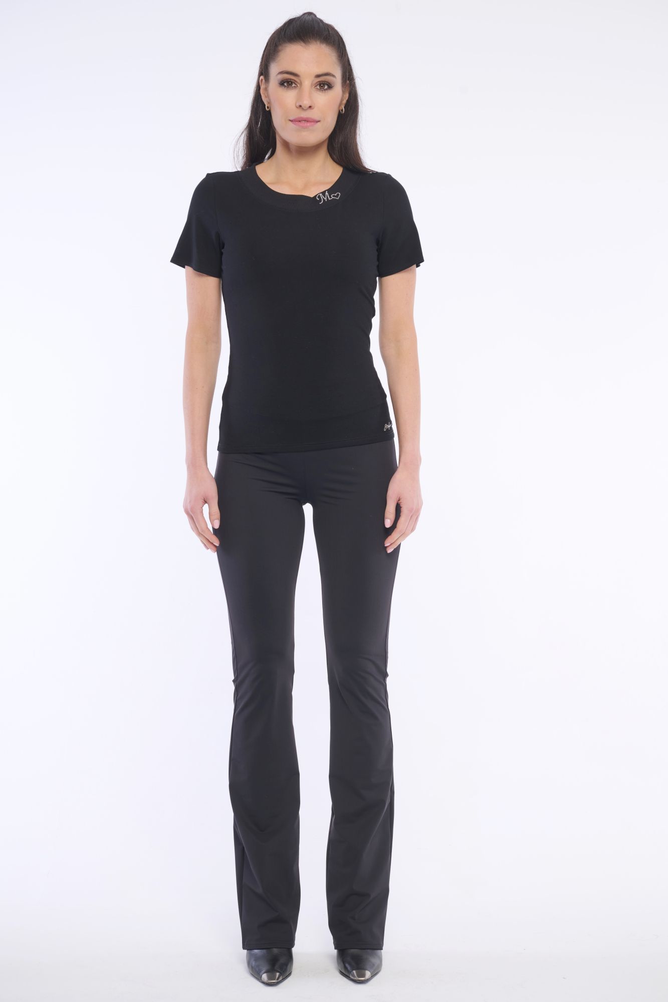 detail 200-781 triko s monogramem