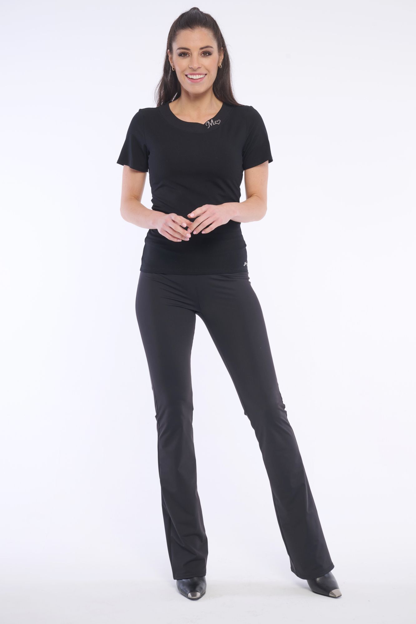 detail 200-781 triko s monogramem