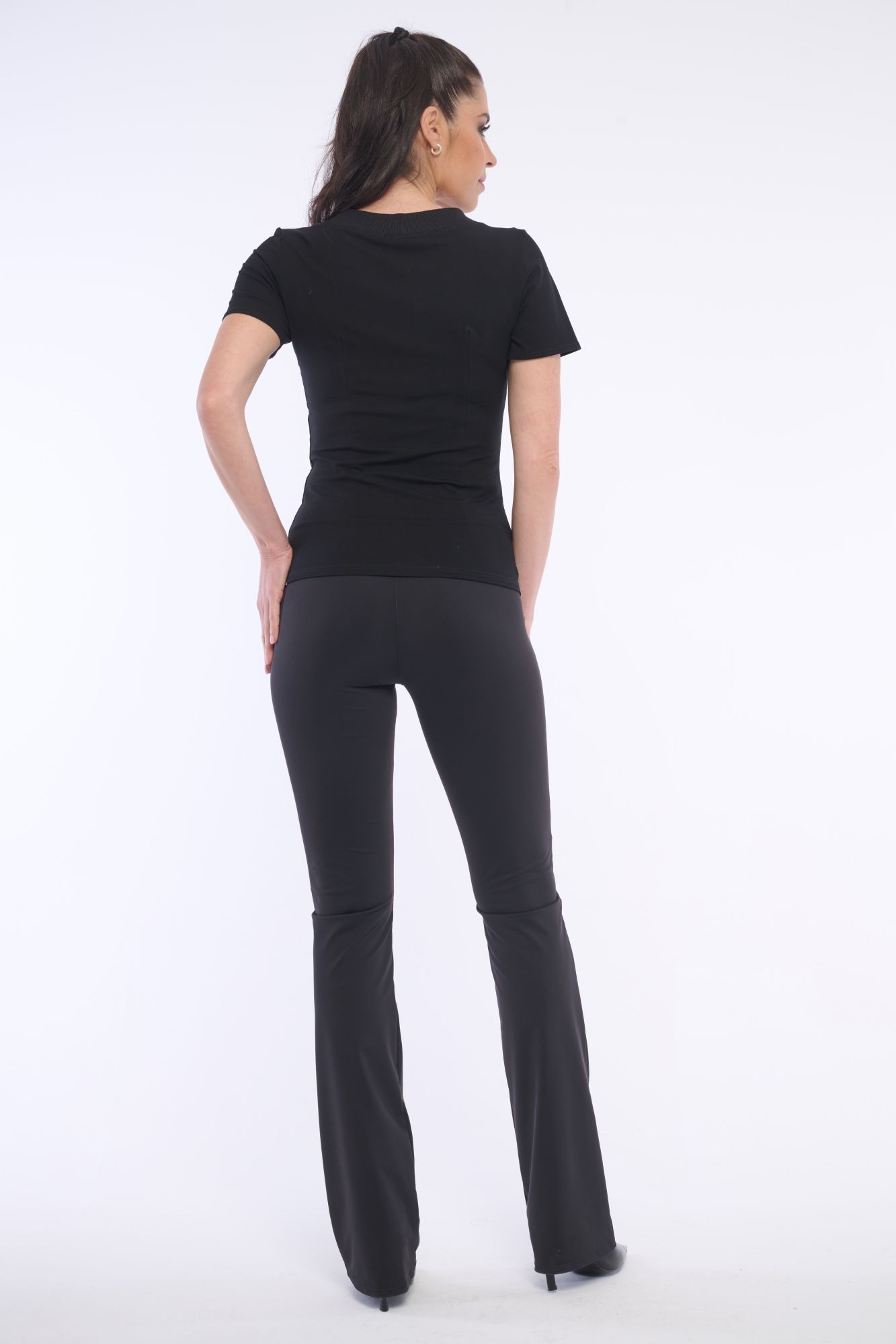 detail 200-781 triko s monogramem