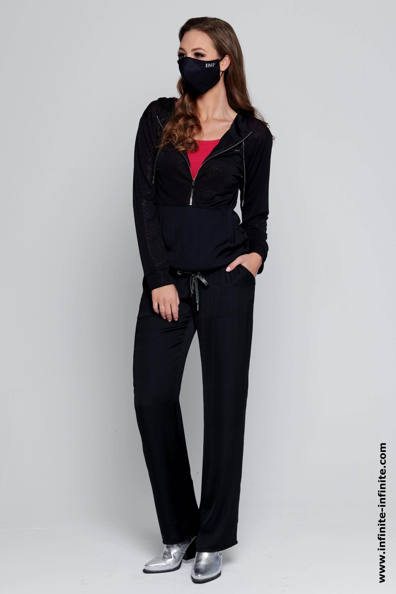 detail 203-438 mikina
