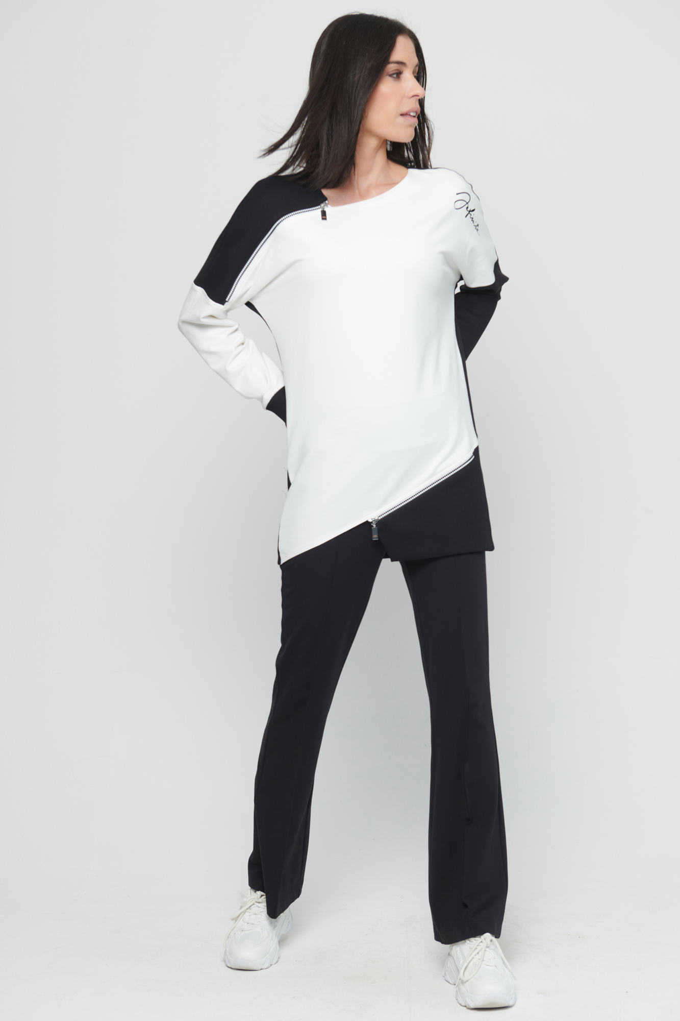 detail 231-604 mikina