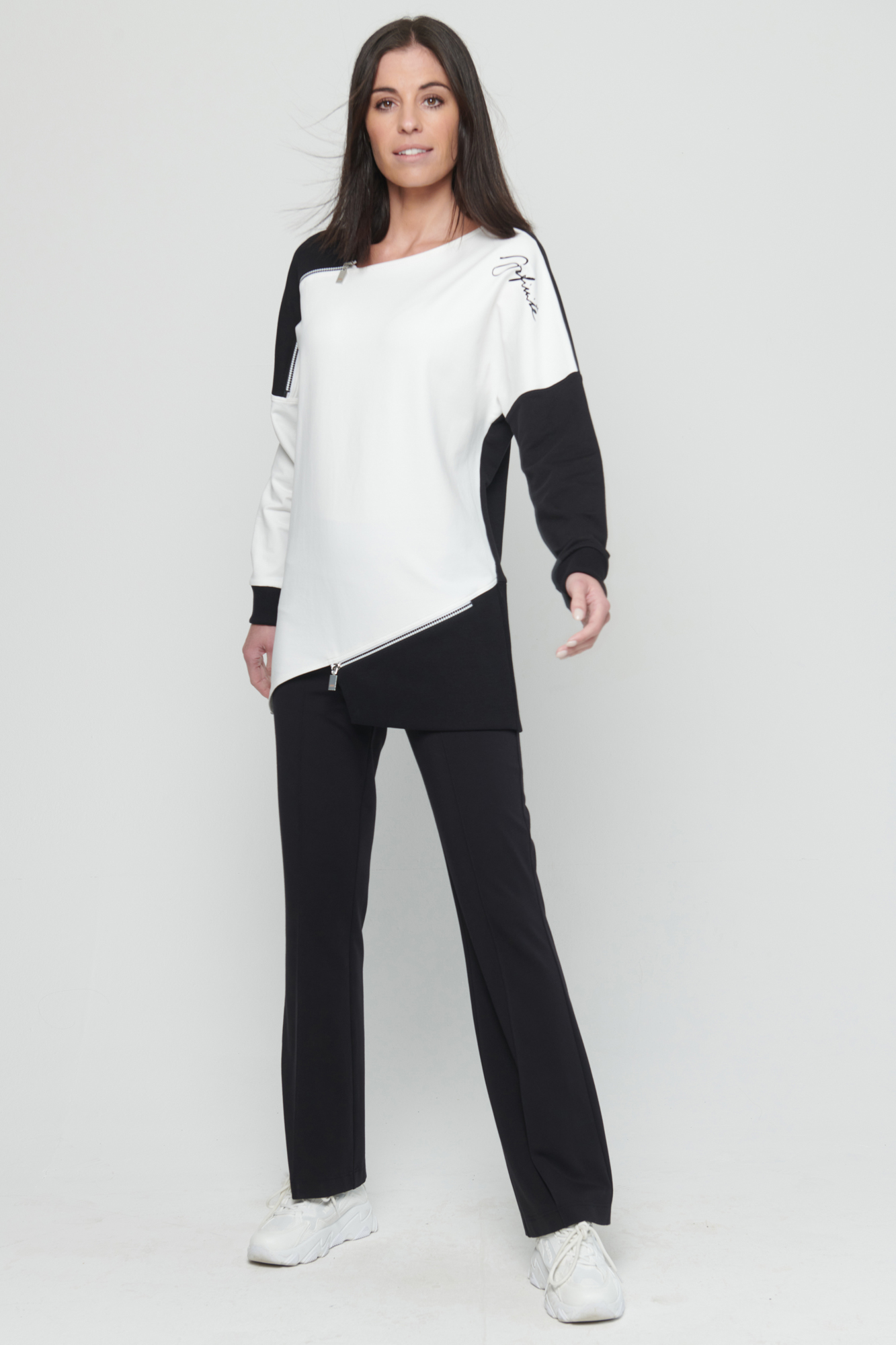 detail 231-604 mikina