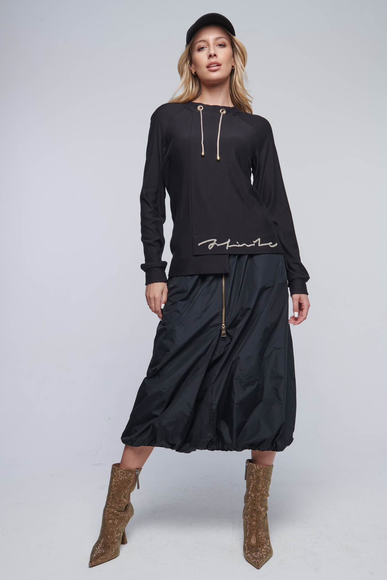 detail 233-619 mikina