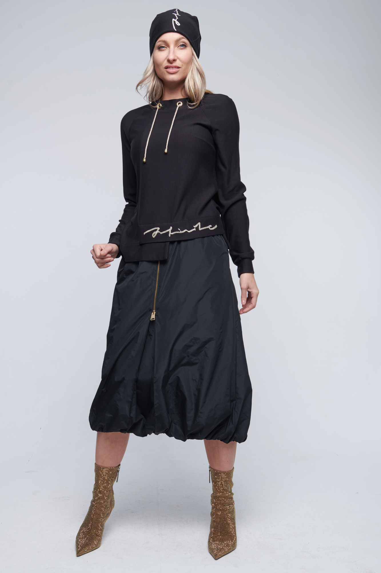 detail 233-619 mikina
