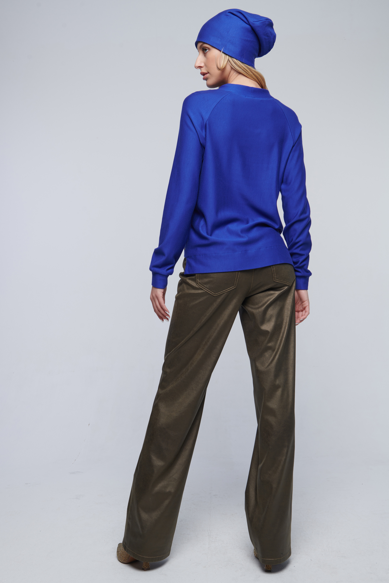 detail 233-619 mikina