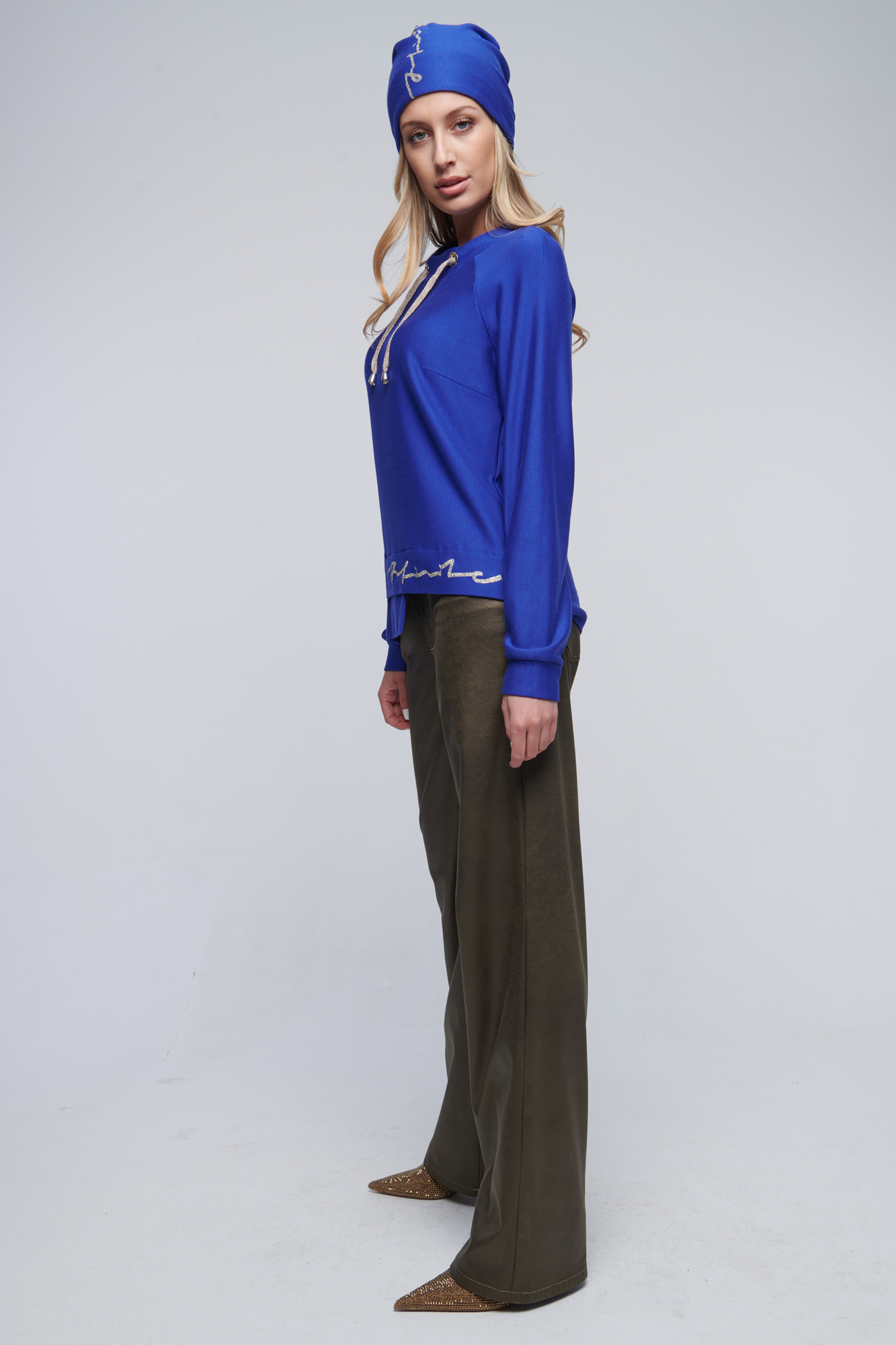 detail 233-619 mikina