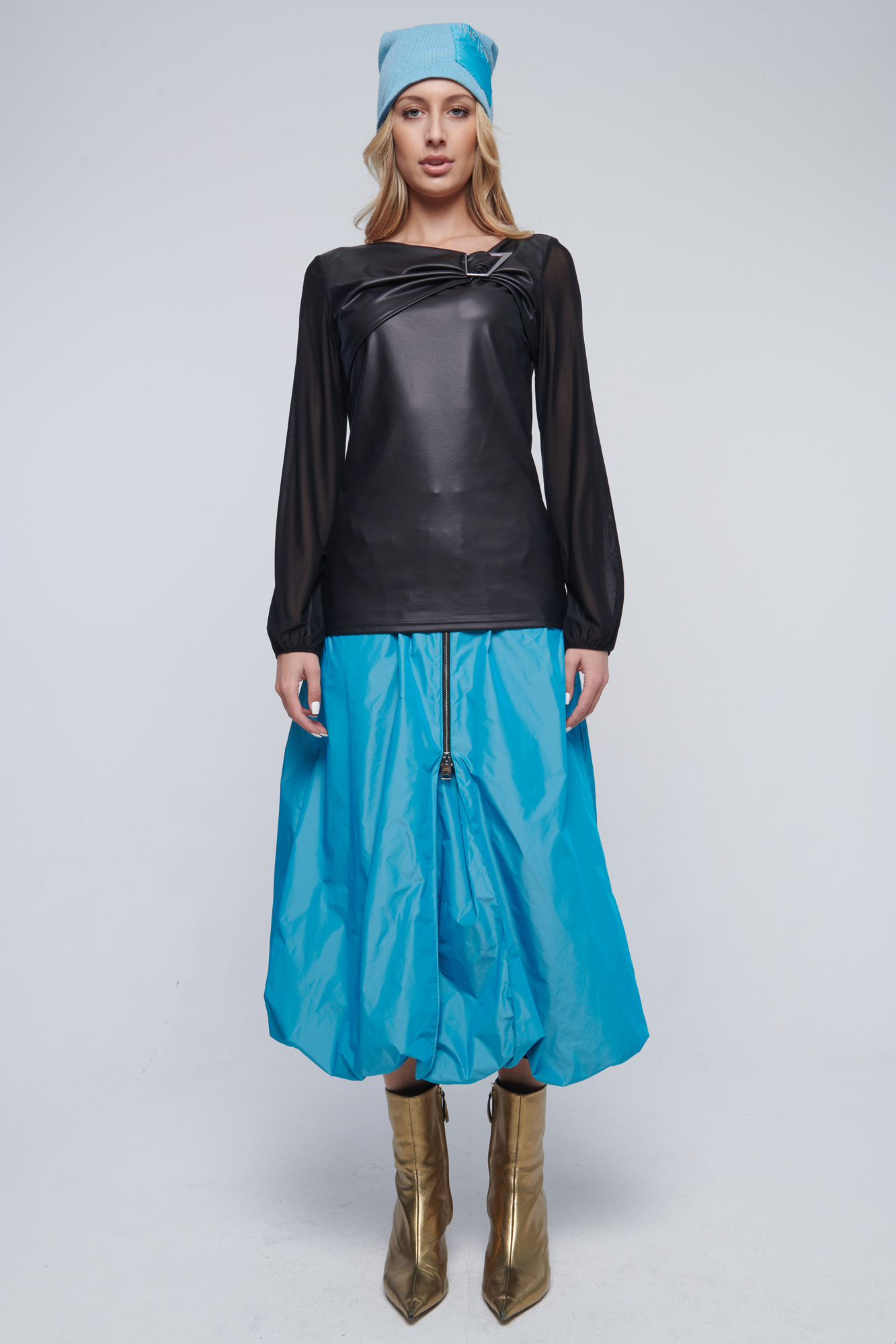 detail 233-620 triko se sponou