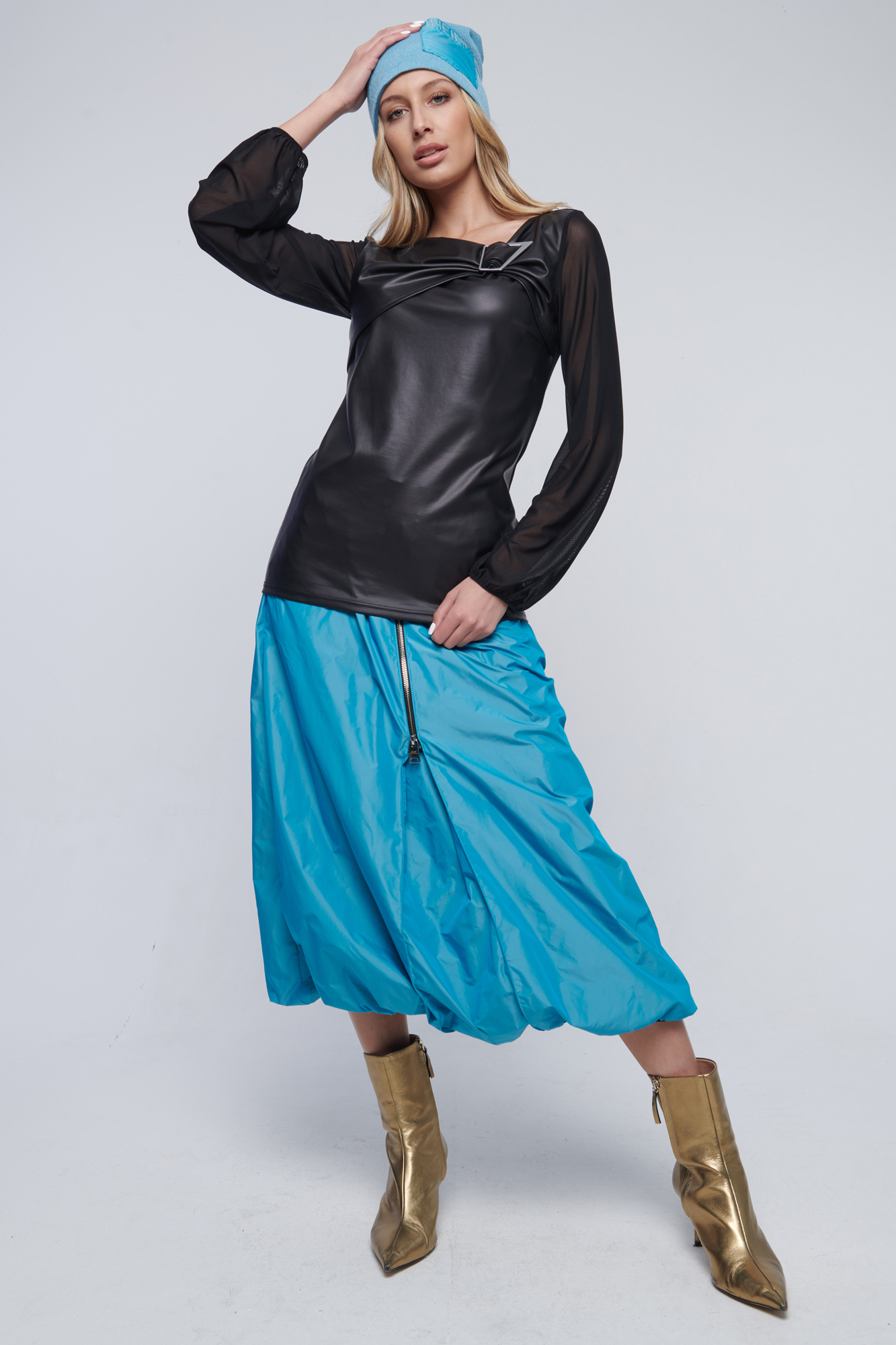 detail 233-620 triko se sponou