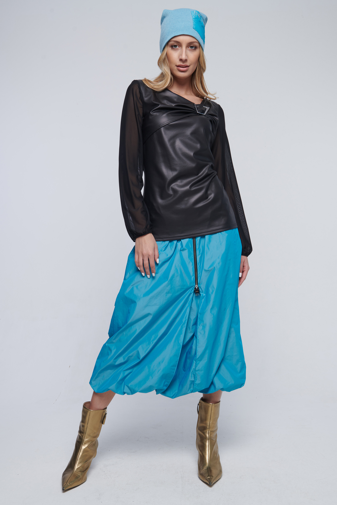 detail 233-620 triko se sponou