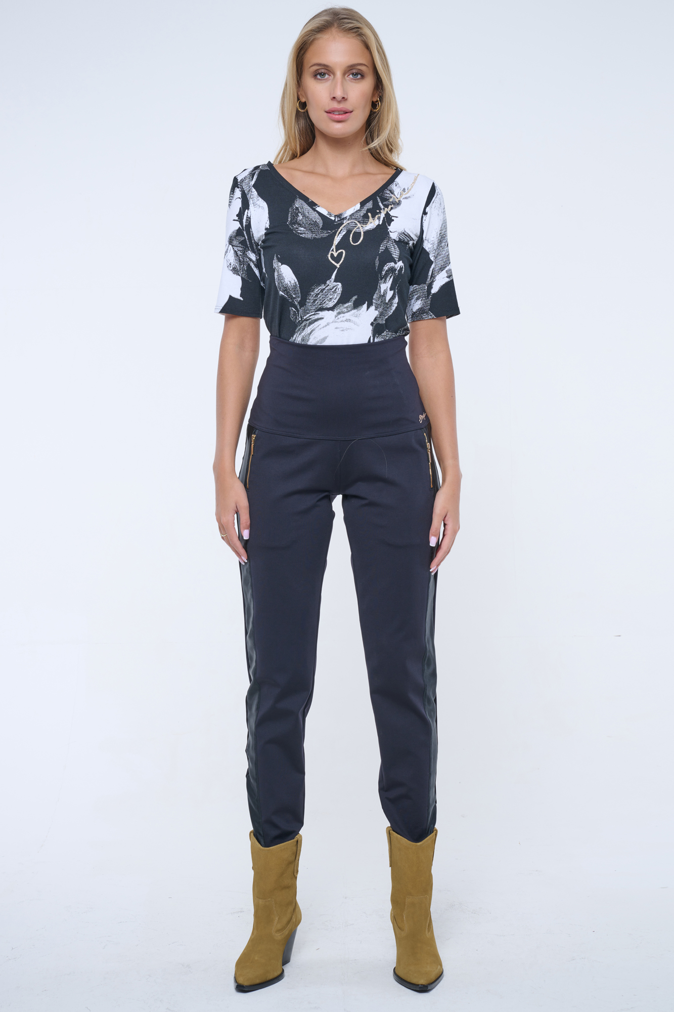 detail 241-656A triko basic do V