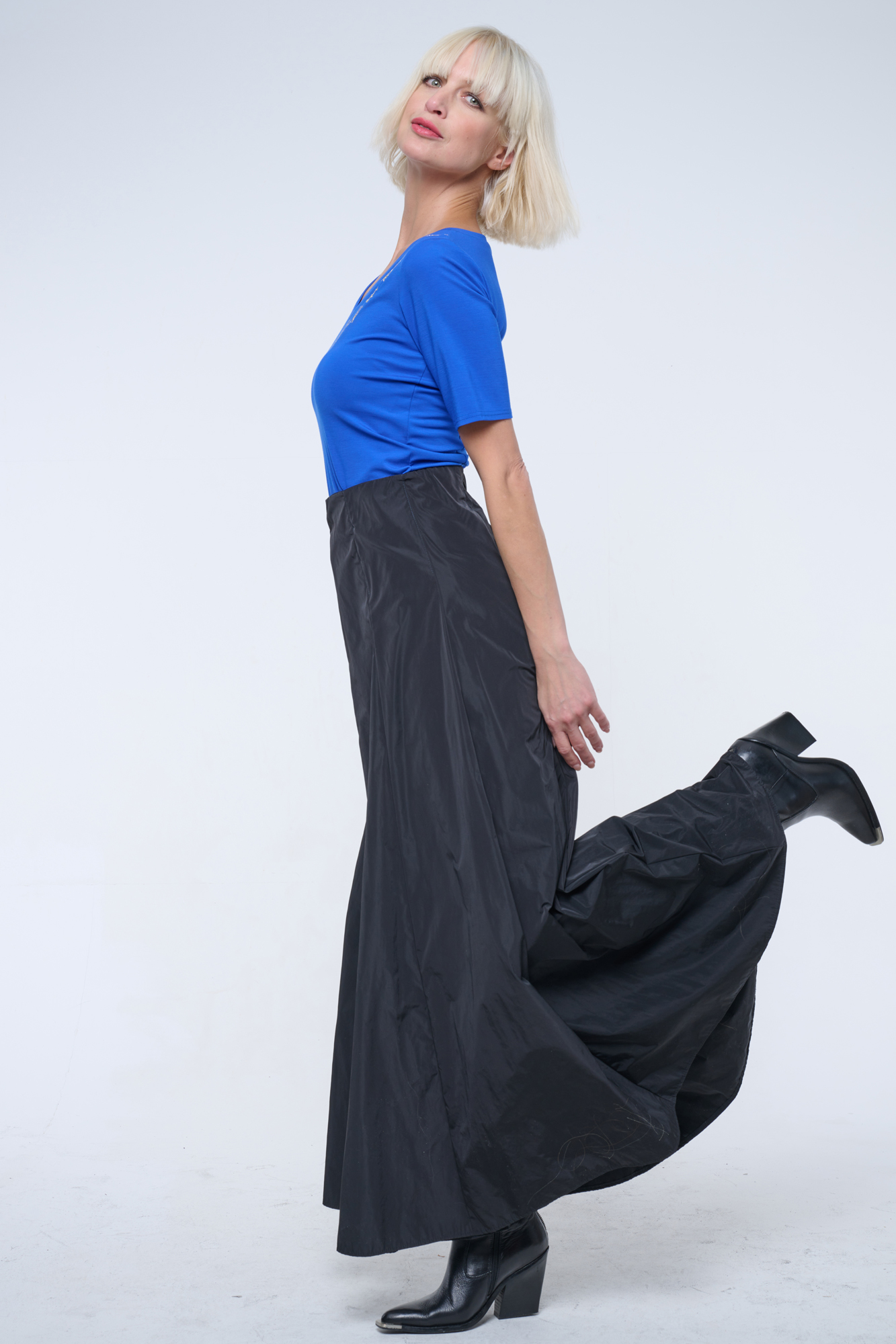 detail 241-656B triko basic do V