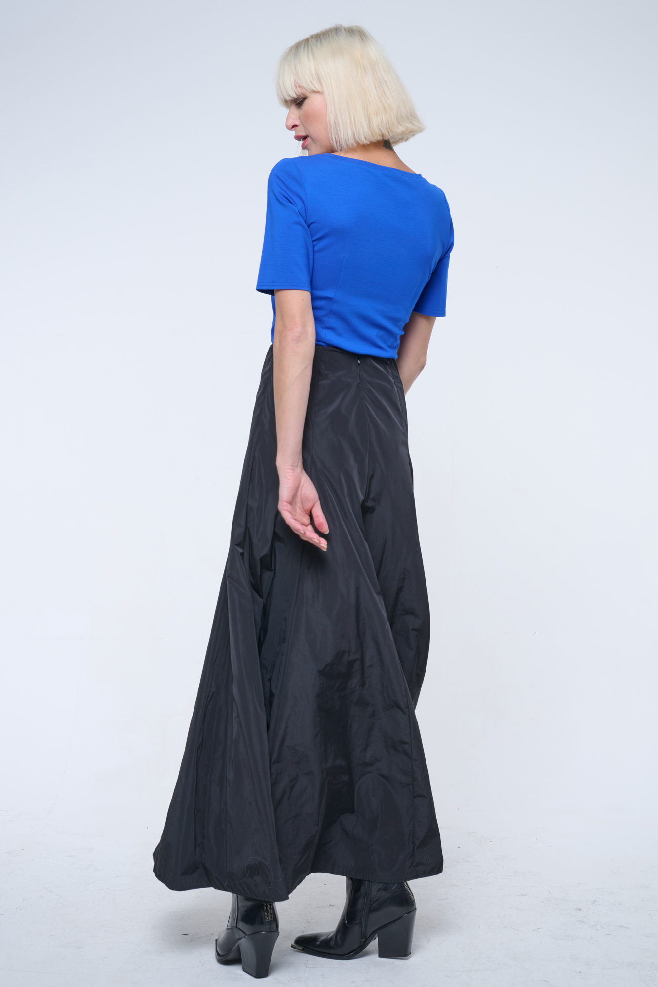 detail 241-656B triko basic do V