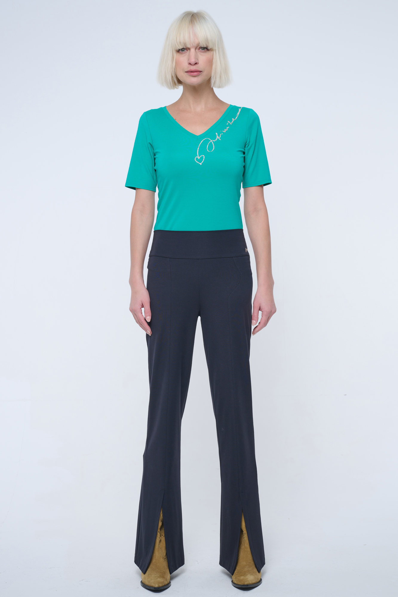 detail 241-656B triko basic do V