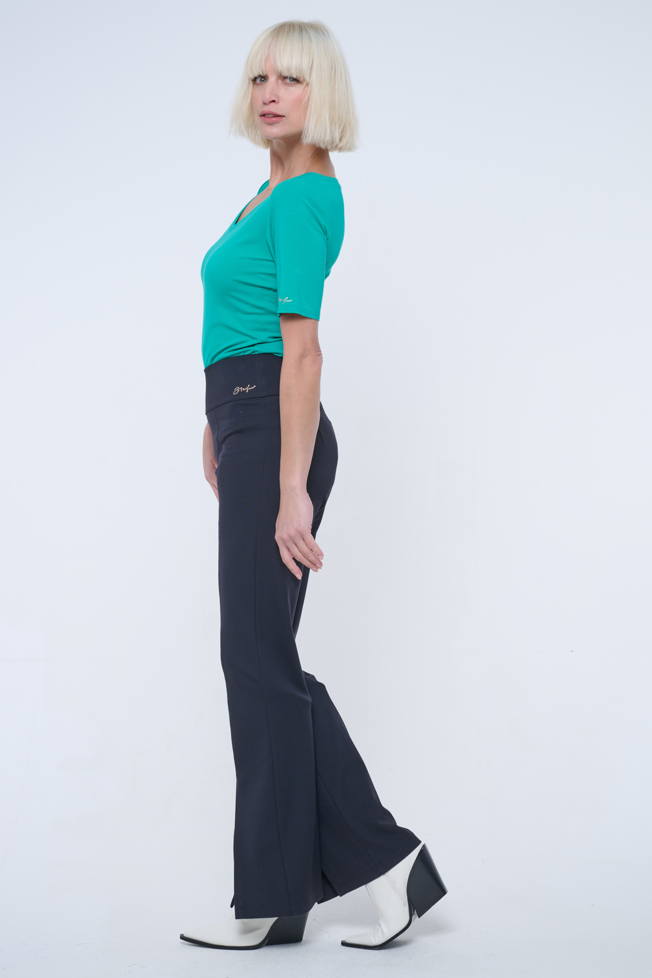 detail 241-656C triko basic do V