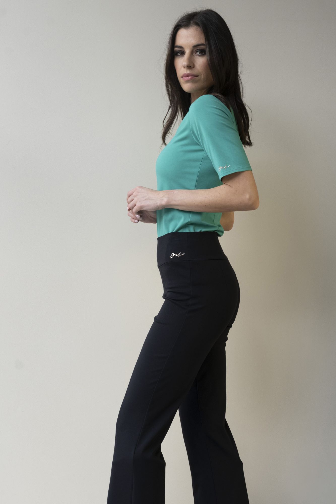 detail 241-656C triko basic do V