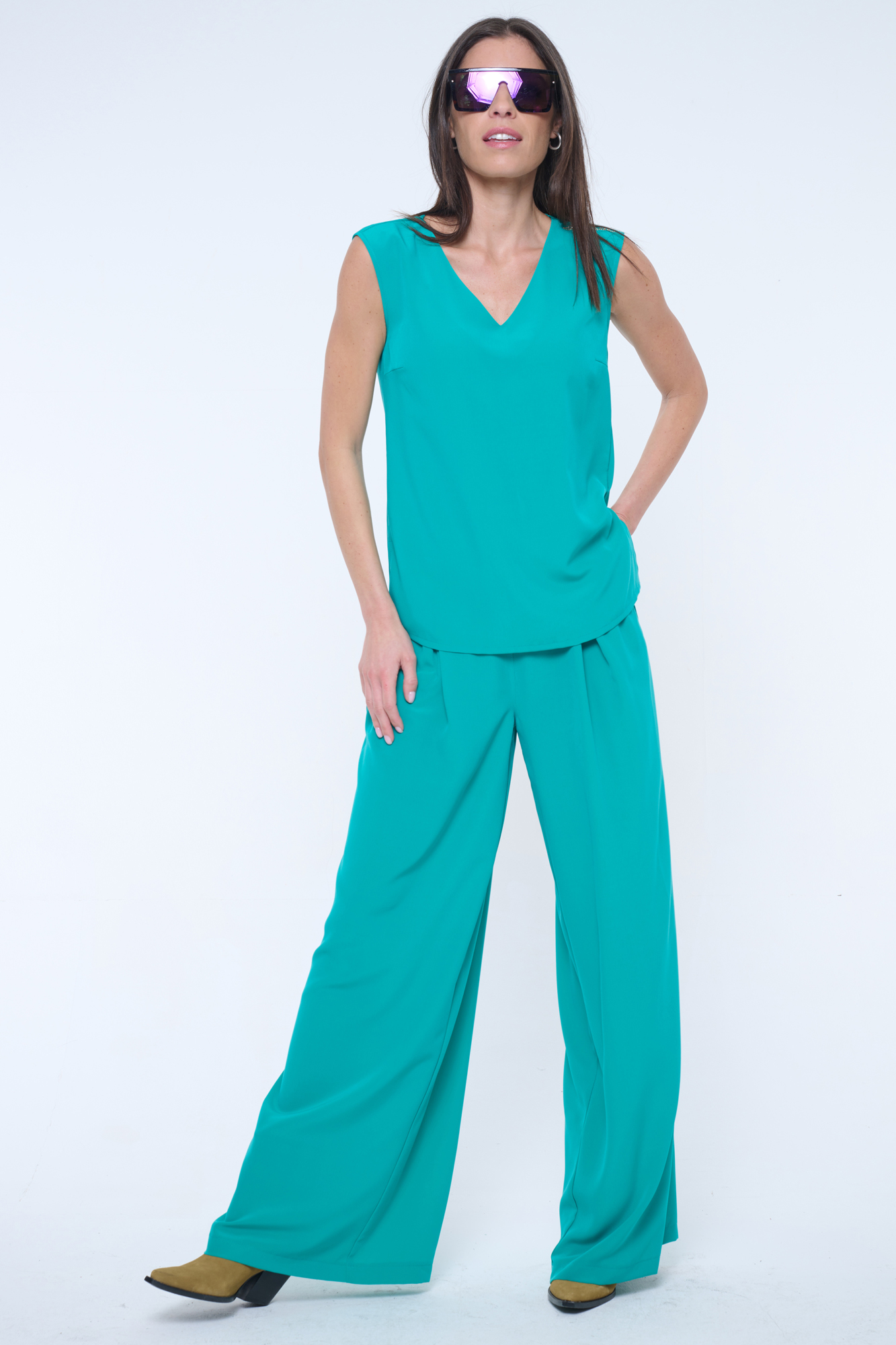 detail 242-665 top emerald