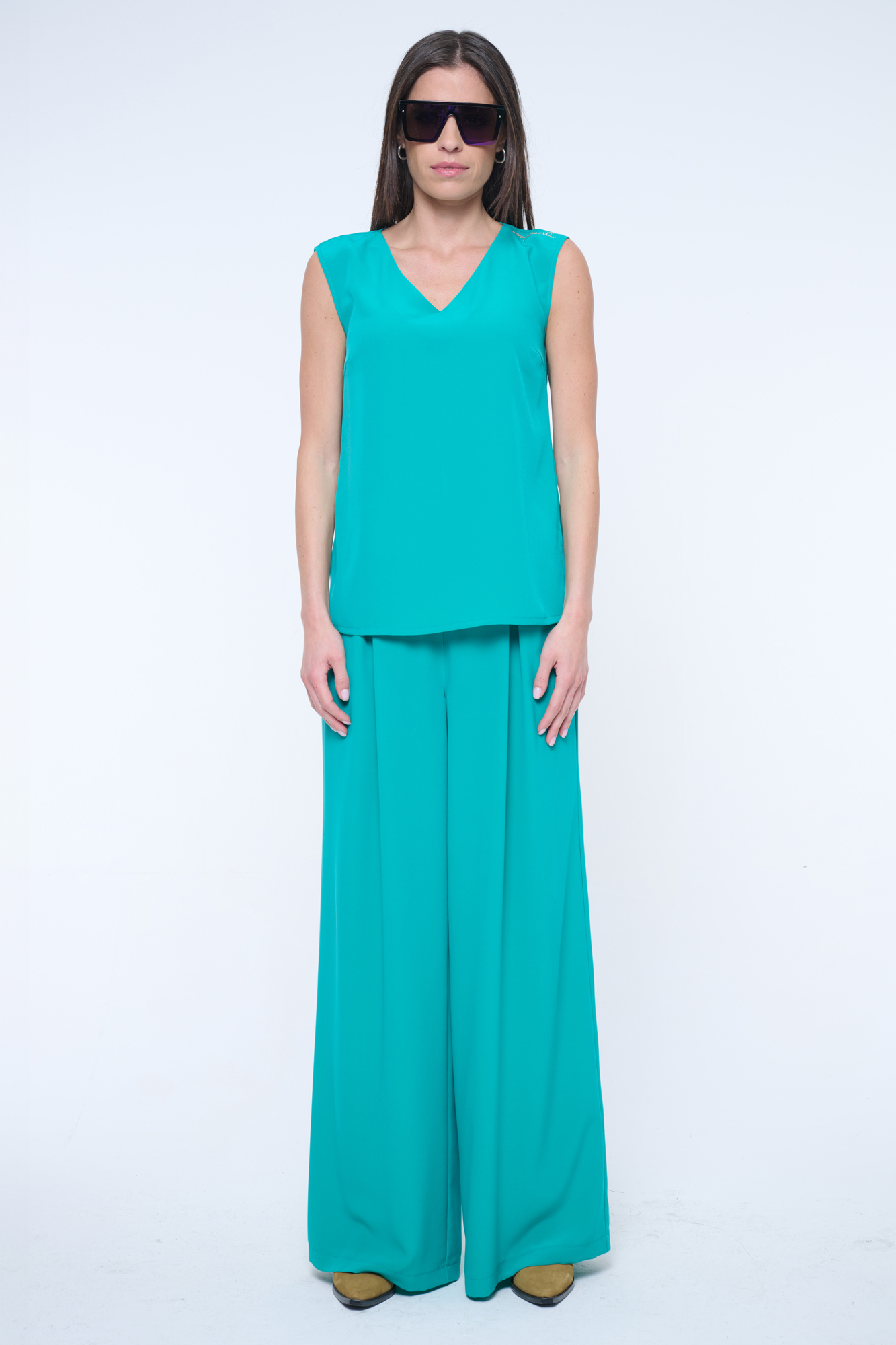 detail 242-665 top emerald