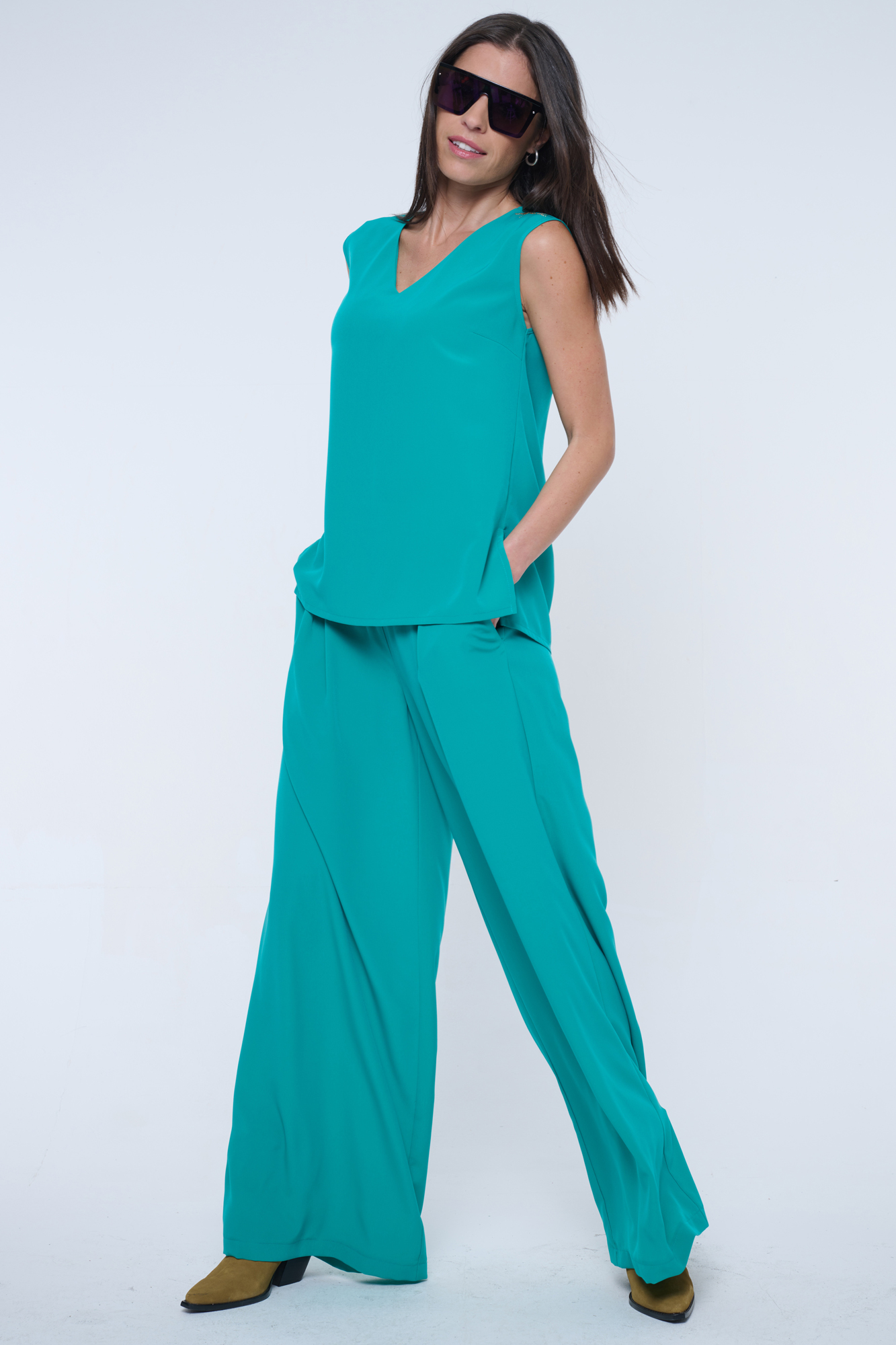 detail 242-665 top emerald