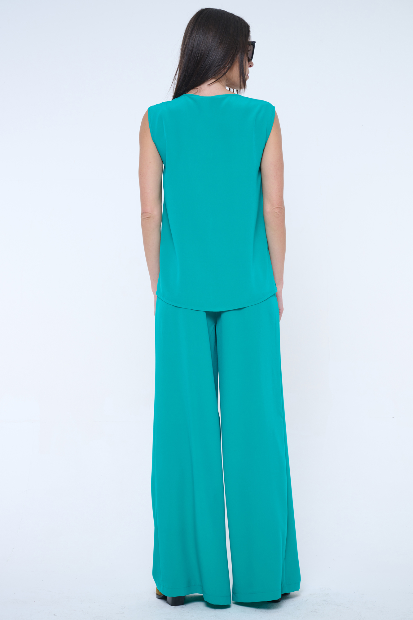 detail 242-665 top emerald