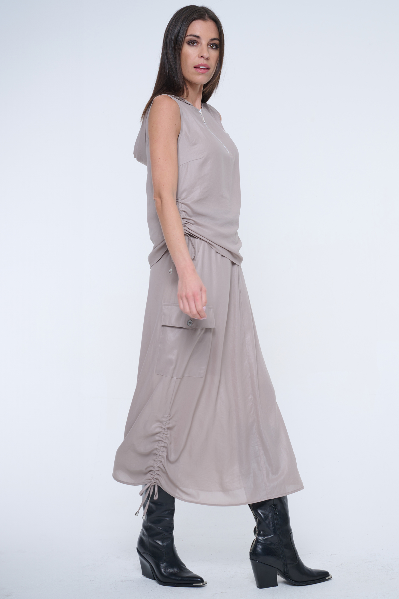 detail 242-666 crop top s kapucí béžová