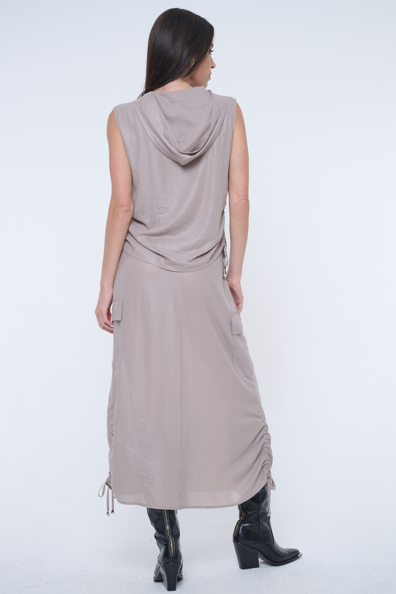 detail 242-666 crop top s kapucí béžová