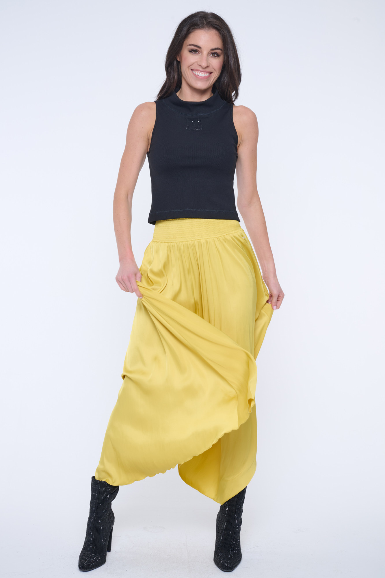 detail 252-727B crop top žebrový