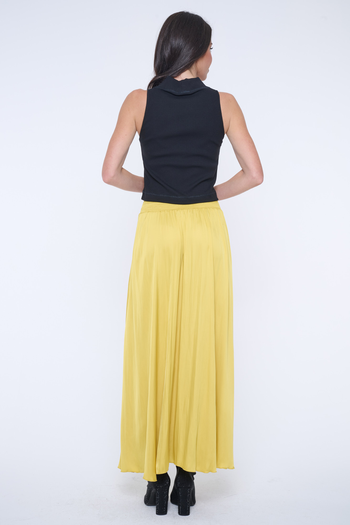 detail 252-727B crop top žebrový