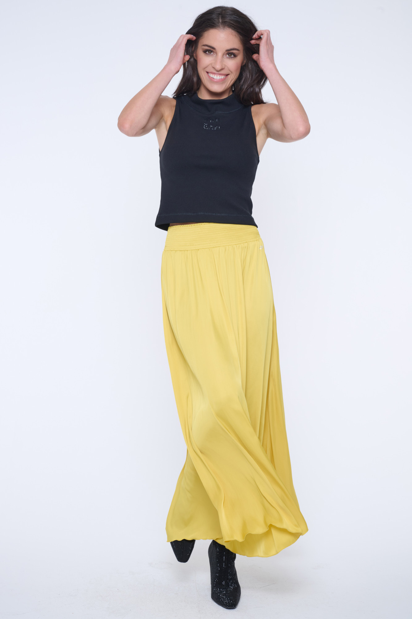 detail 252-727B crop top žebrový