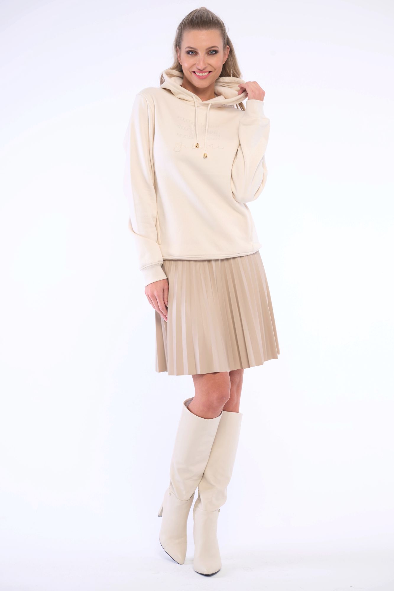 detail 254-752 mikina Infinite