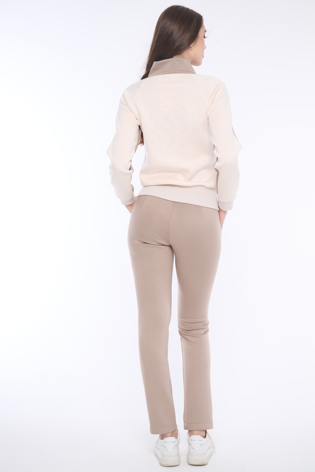 detail 254-761 mikina