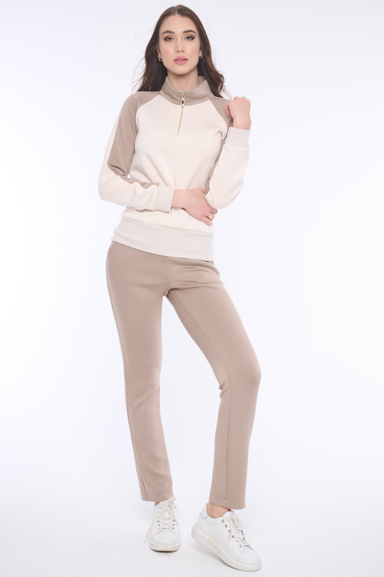 detail 254-761 mikina