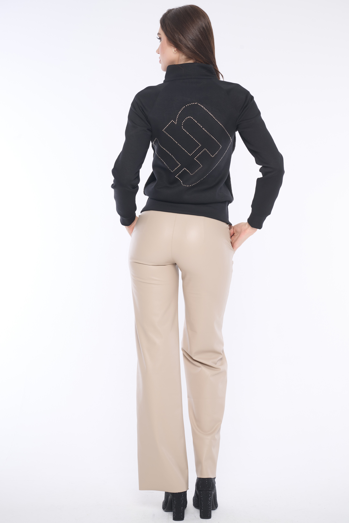 detail 254-761 mikina