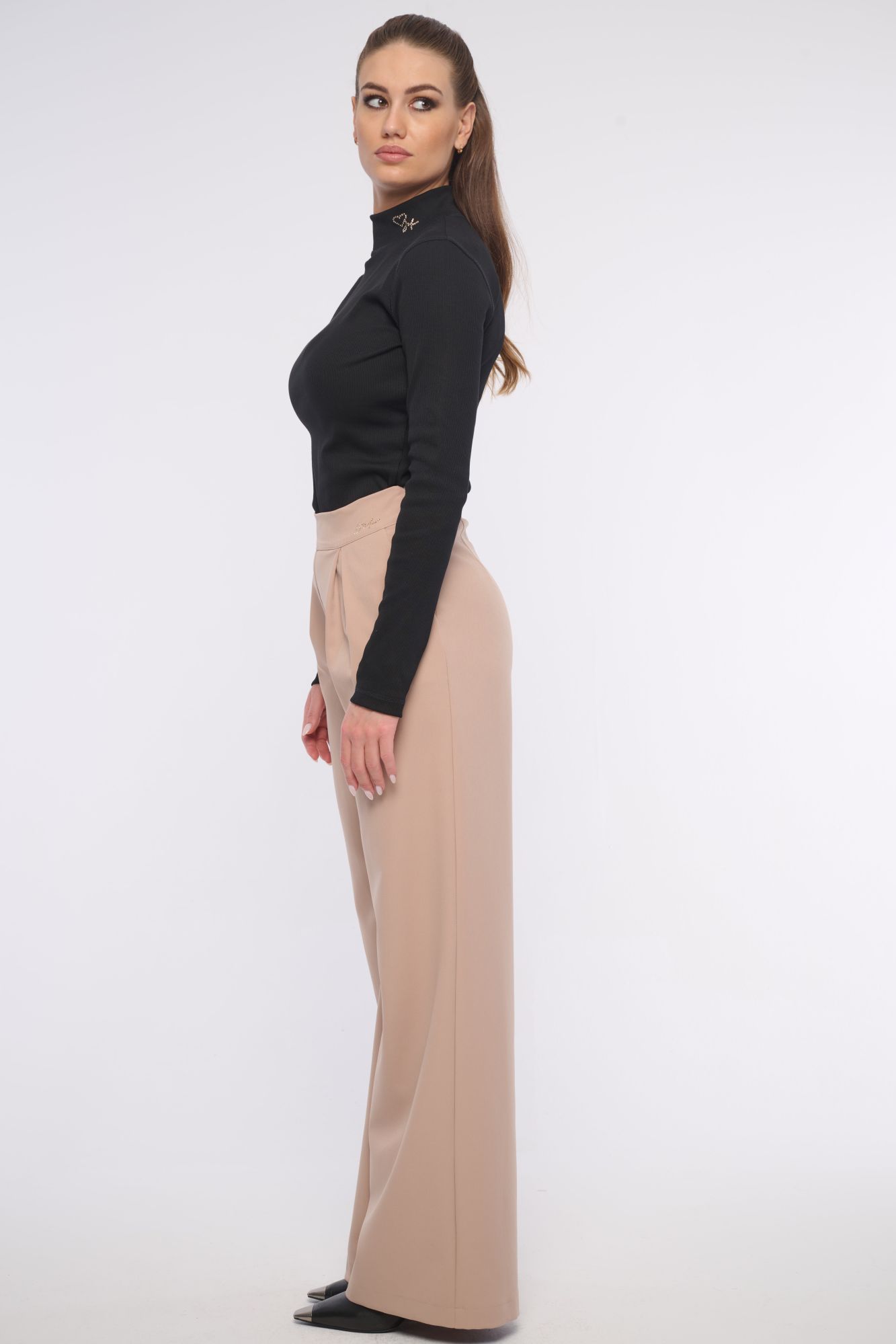 detail 261-775D basic triko stoják