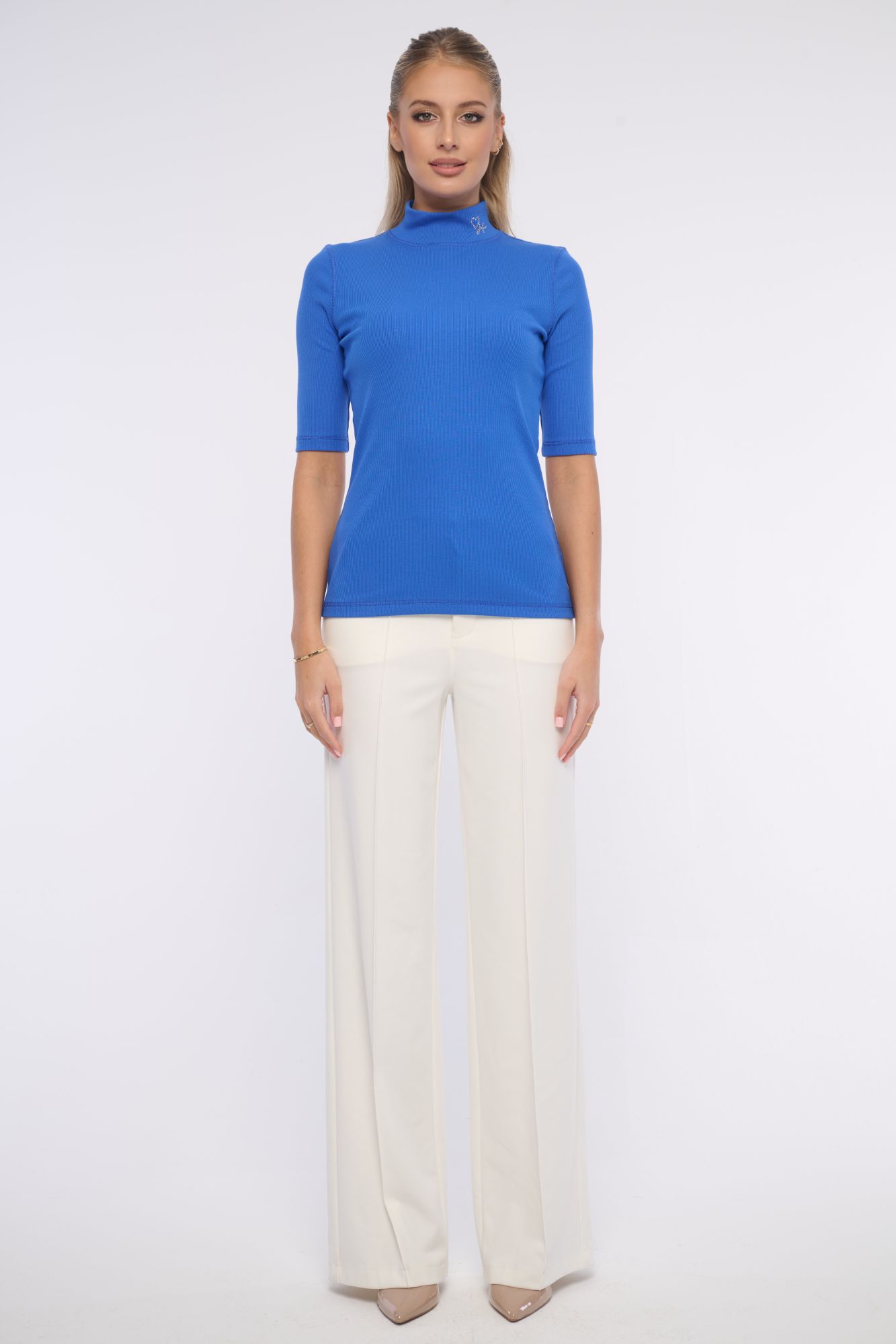 detail 261-775K basic triko stoják