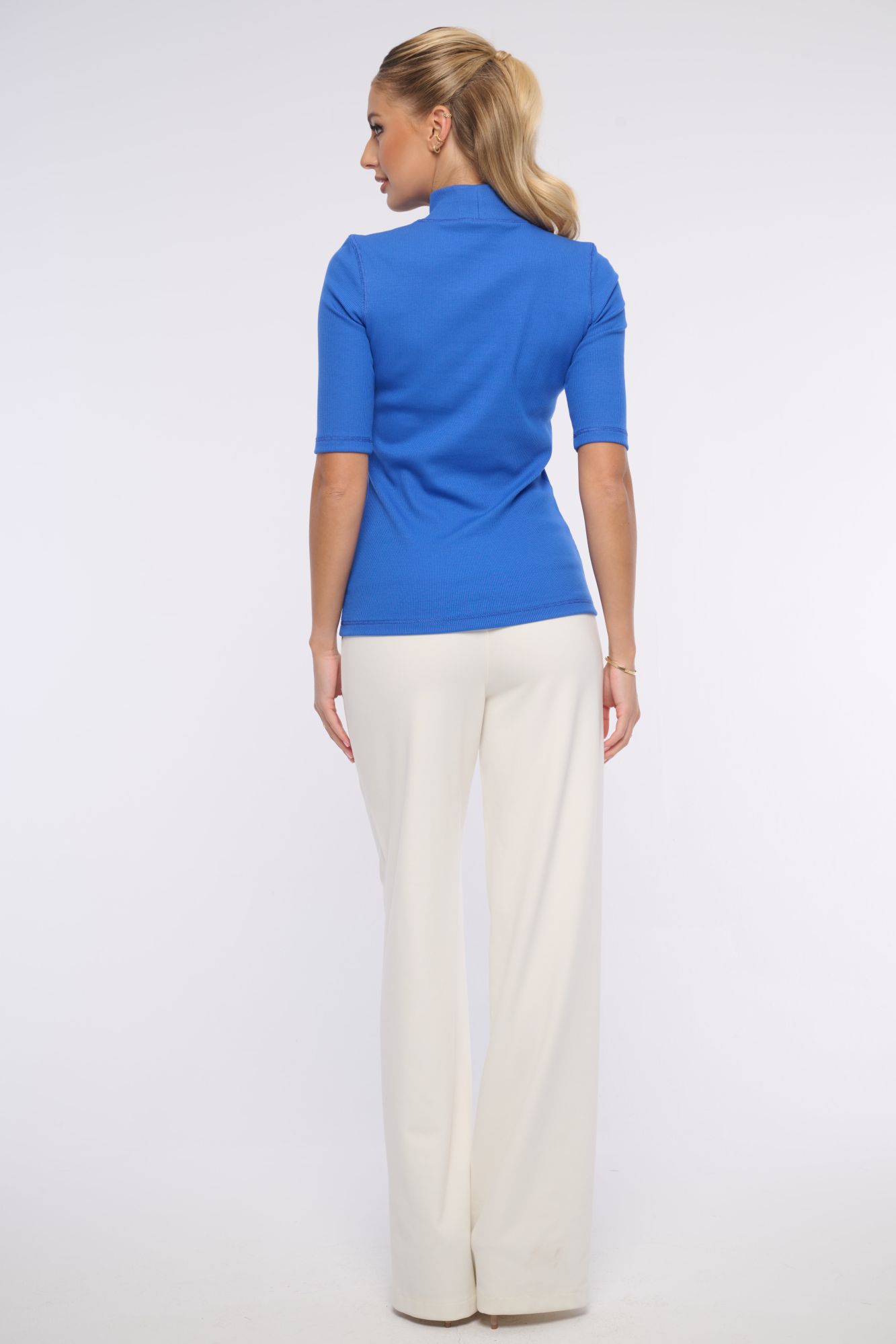 detail 261-775K basic triko stoják