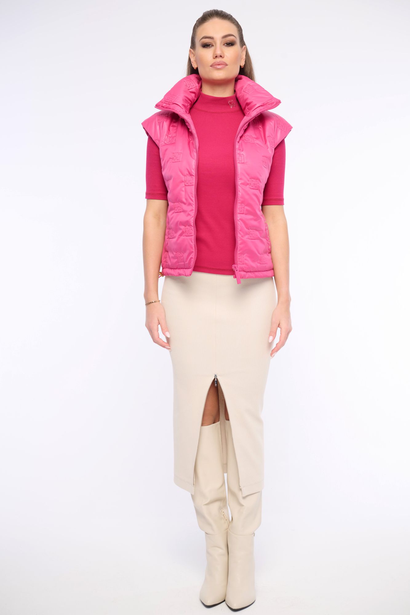 detail 261-775K basic triko stoják