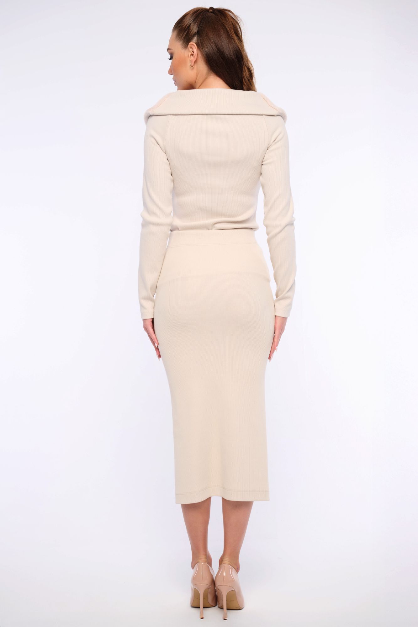 detail 261-776 triko z ramen s kožešinou