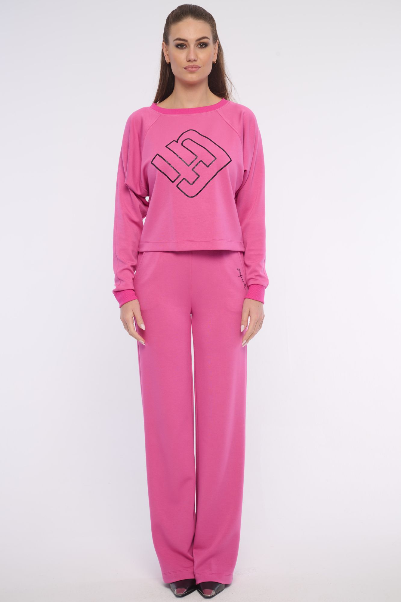 detail 261-777 mikina s logem