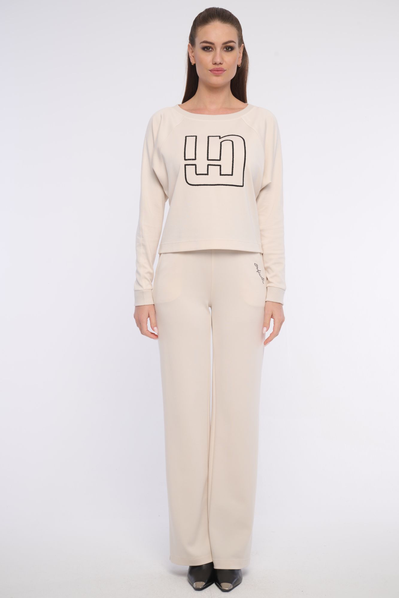 detail 261-777 mikina s logem