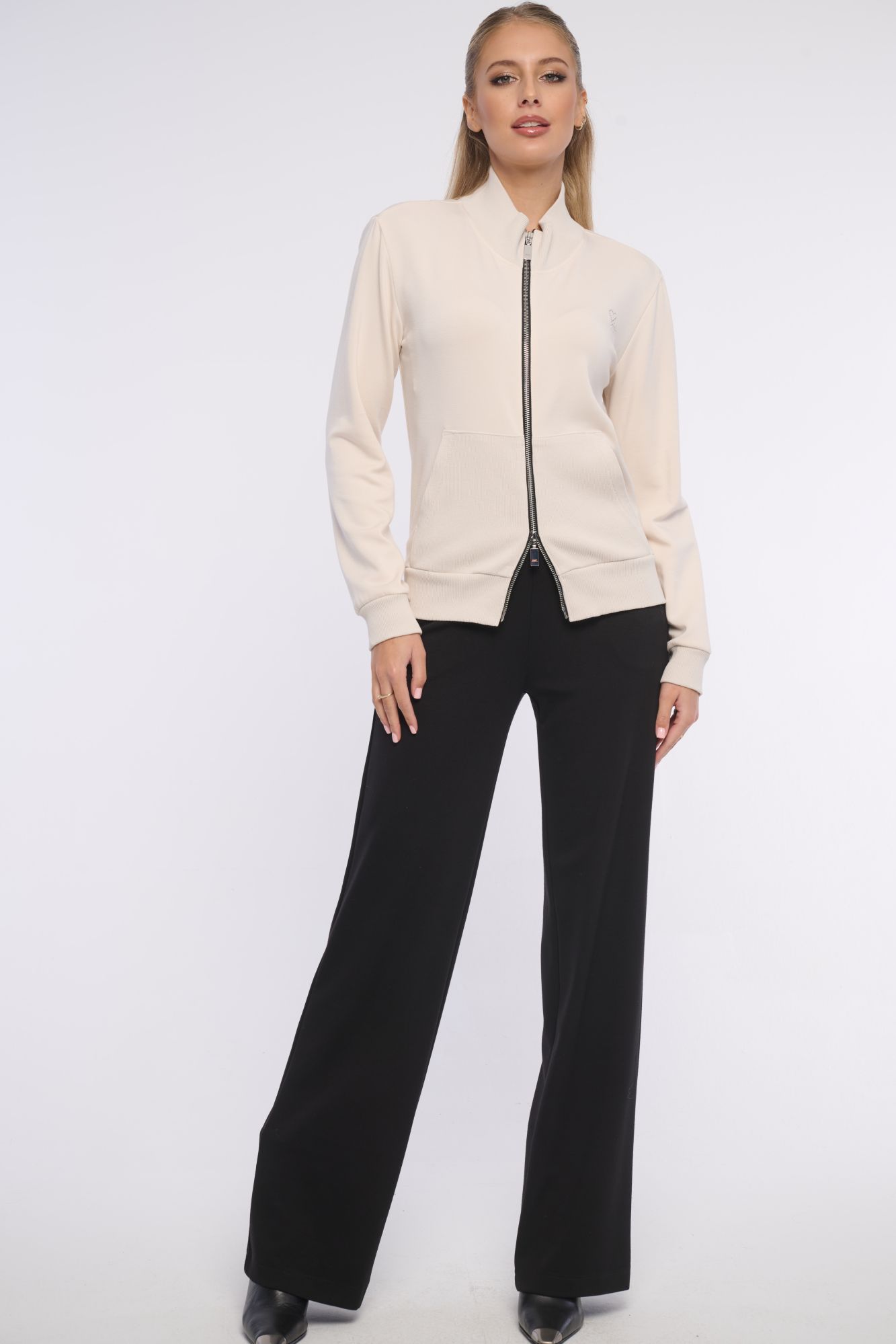 detail 261-778 mikina na zip