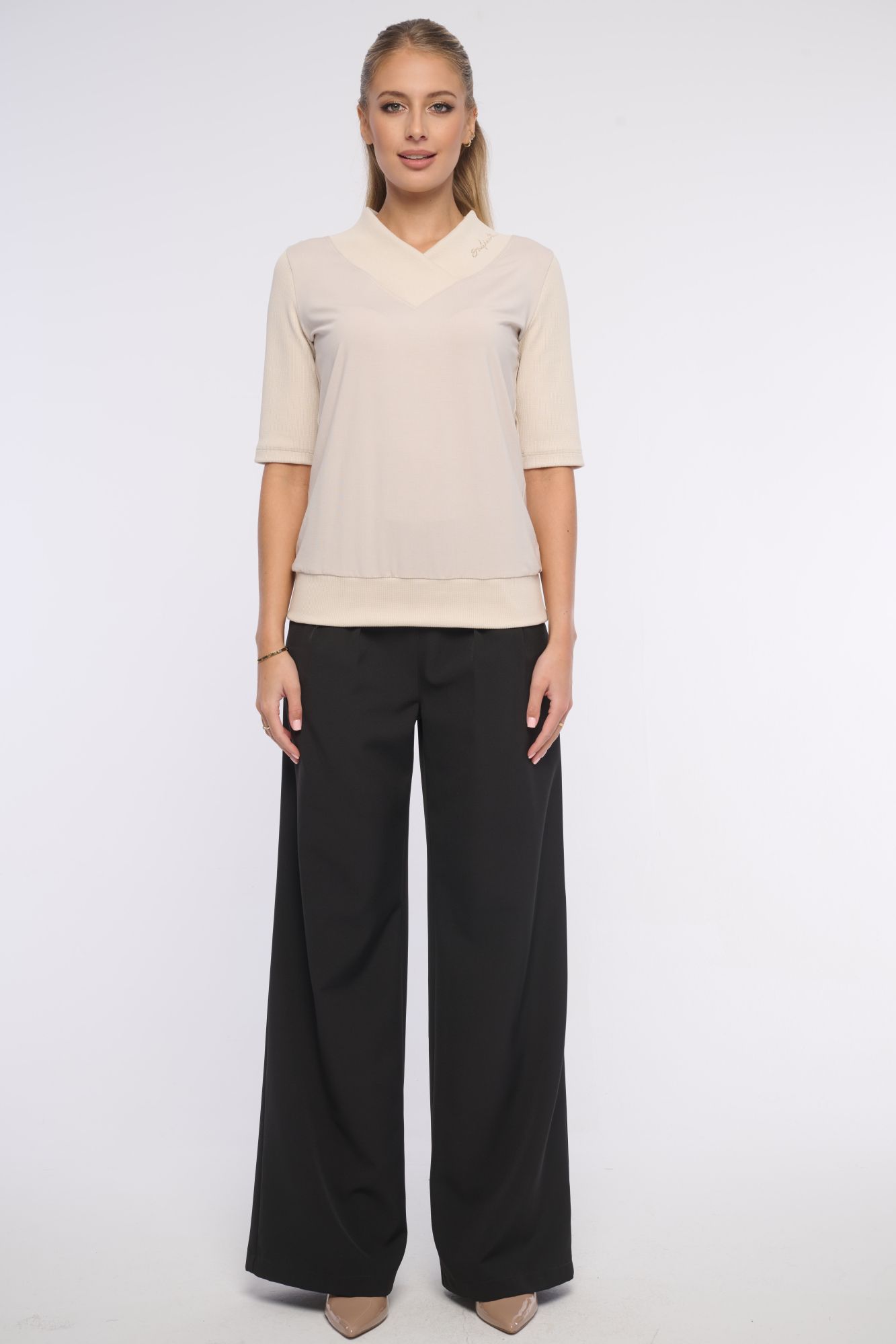 detail 261-779 žebrové triko