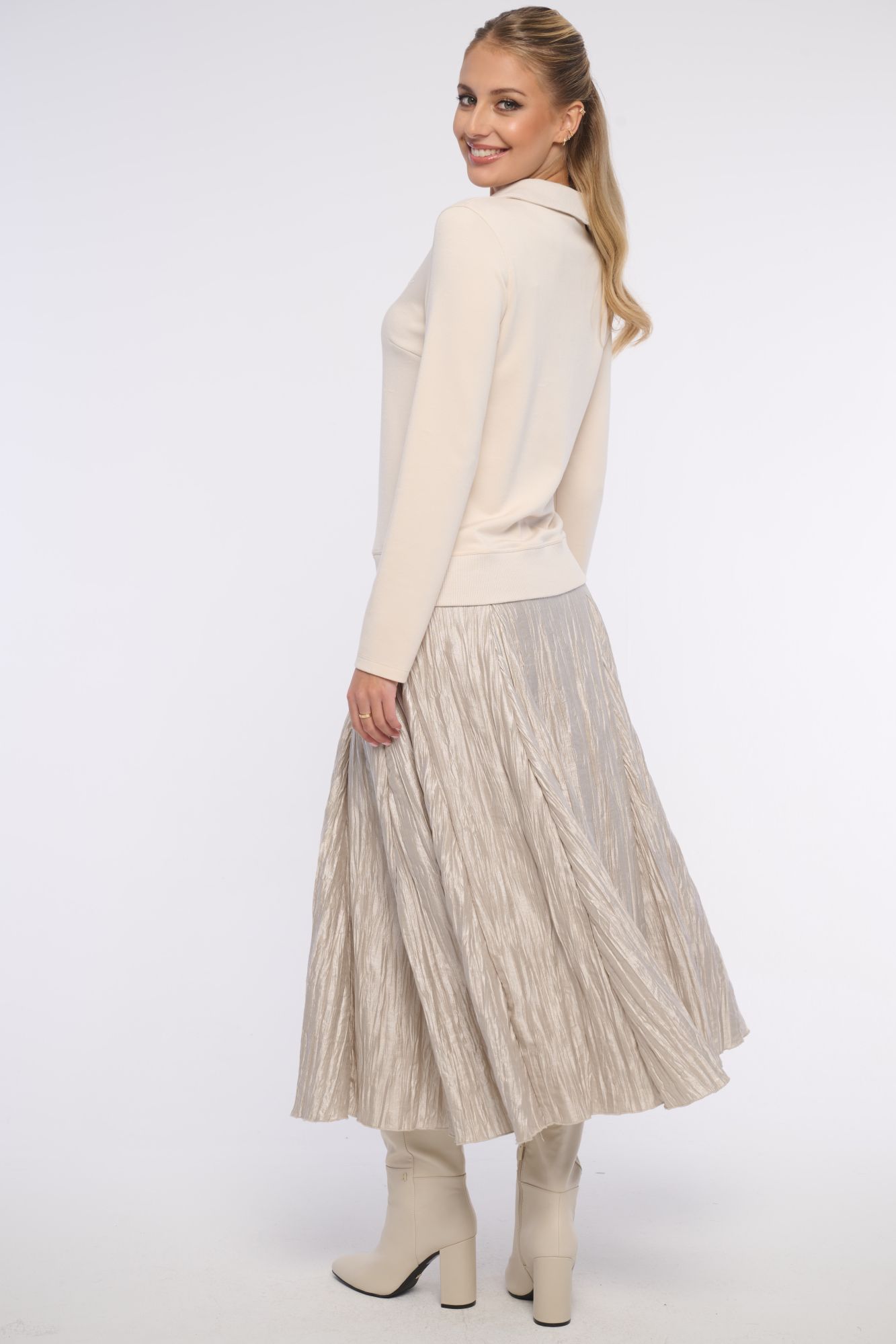 detail 261-780 lehká mikina